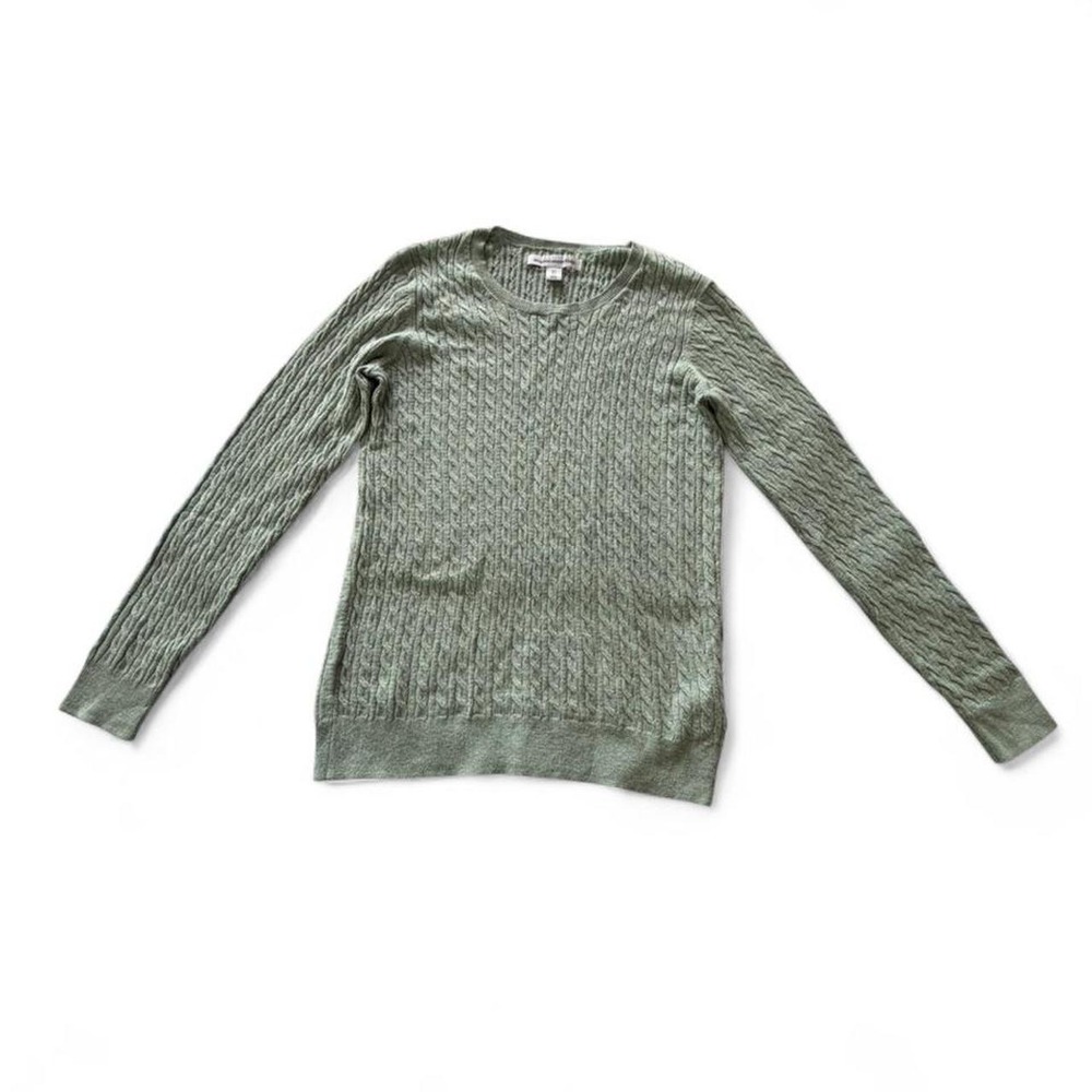 Sage green cable knit sweater 💚